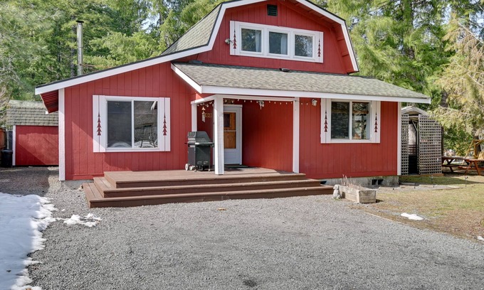 Paradise Estates House | Cozy Ashford Home - 5 Mi to Rainier Nat'l Park!
