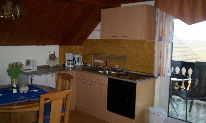 Moosbach Apartment | Cozy attic apartment (55sqm) with eat-in kitchen and covered balcony