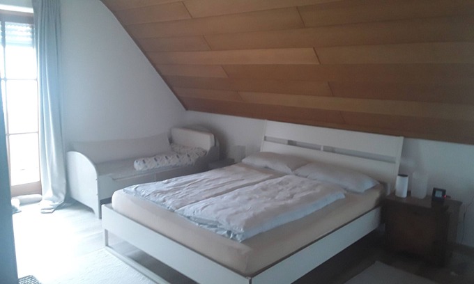 Hochzoll Apartment | Cozy attic apartment on the Lech and Kuhsee recreation area