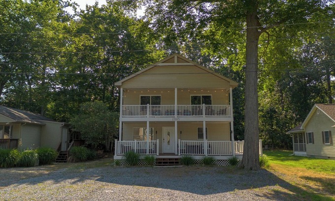 Rehoboth Beach House | Cozy Autumn Bayfront Retreat 5BR 4Bth, Slps 12