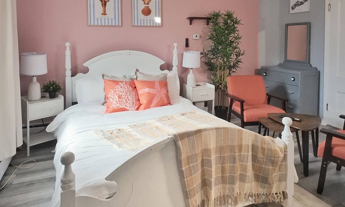 Bridgewater Apartment | Cozy Bachelor w/Balcony - Apt 4