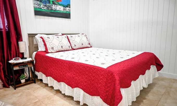 Rock Sound Apartment | Cozy Bahamian Retreat