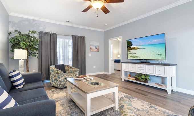 Longs Condo | Cozy Barefoot Beach Retreat: Resort Amenities