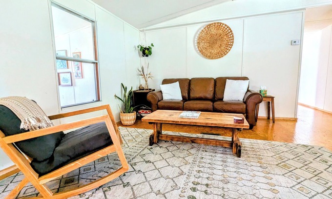 Sequatchie House | Cozy basecamp minutes from waterfalls, hiking and climbing