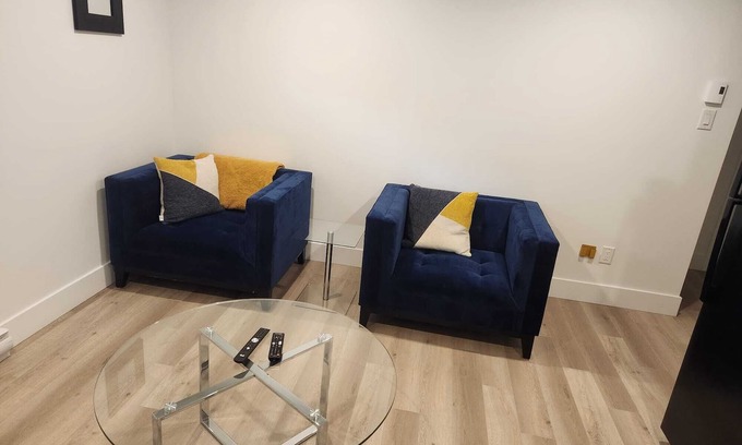 Dieppe House | Cozy Basement Apartment with Private Entrance and Office space-4 Mins to Airport