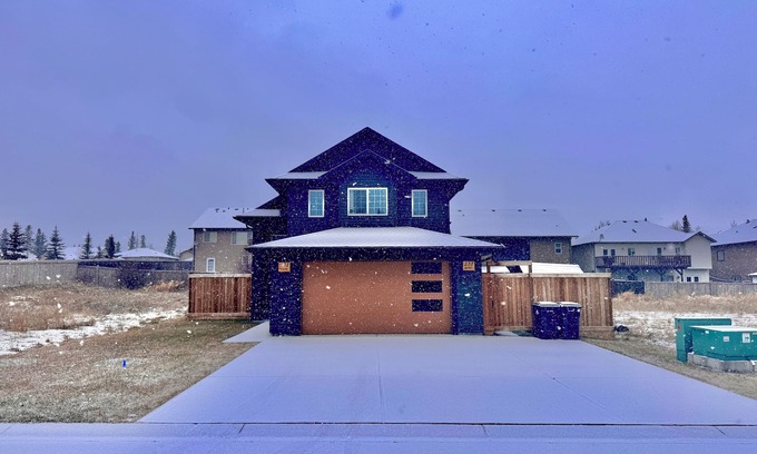 Hinton Apartment | Cozy Basement Apartment Near Jasper – Private, Modern, and Perfect for Couples