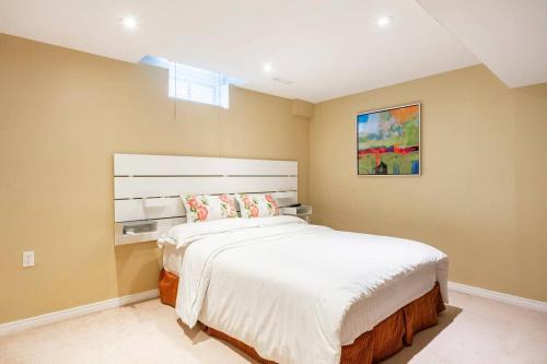 Newmarket Apartment | Cozy basement apartment in Newmarket