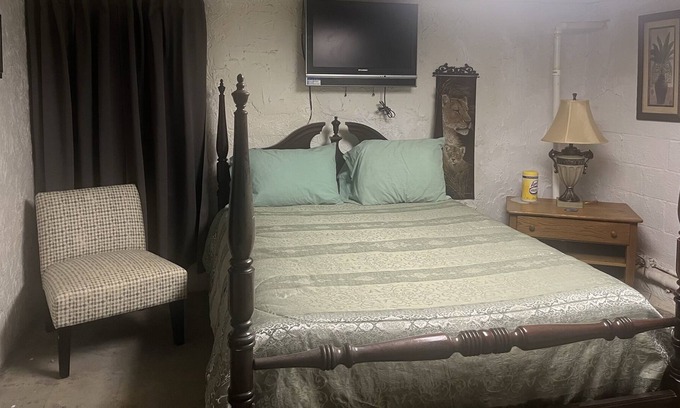 Clinton Apartment | Cozy Basement Studio w/Amenities