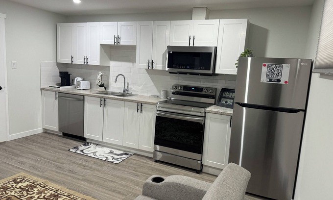 Regina House | Cozy Basement Suite