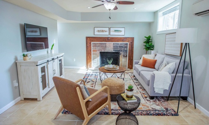 Edgewood Apartment | Cozy Basement Suite with Full Kitchen, Walk to Edgewood