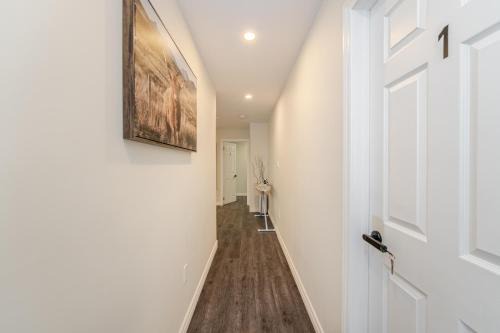 Oakville House | Cozy basement suites Oakville