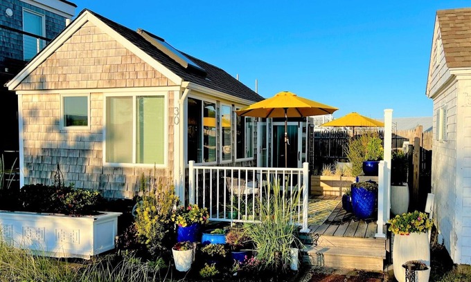 Provincetown Condo | Cozy Bayside Cottage With Huge Outdoor Living Space and Private Beach (2313)