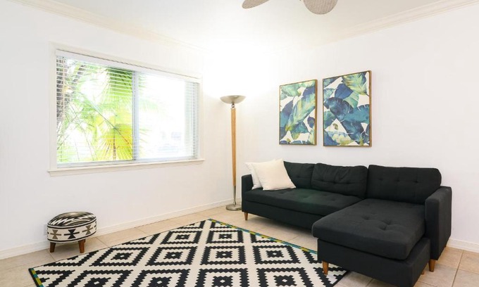 Hendricks and Venice Isles Apartment | Cozy Beach Apt, Las Olas Blvd.