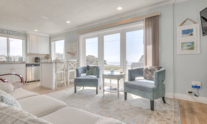 Roads End House | Cozy Beach Beauty is Steps from Roads End State Park!