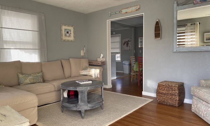 Chic's Beach Cottage | Cozy Beach cottage in Chicks Beach