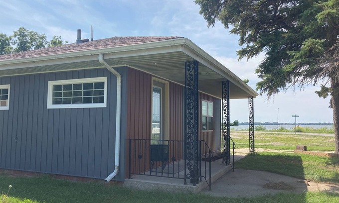 Storm Lake Cottage | Cozy Beach Cottage. Great lake views. Lake access! Sleeps 6 efficiently.