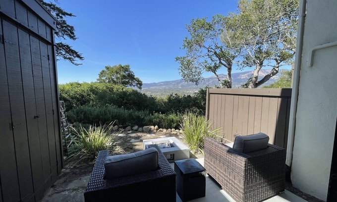 Alta Mesa Condo | Cozy Beach Get-away with Awesome City and Mountain Views