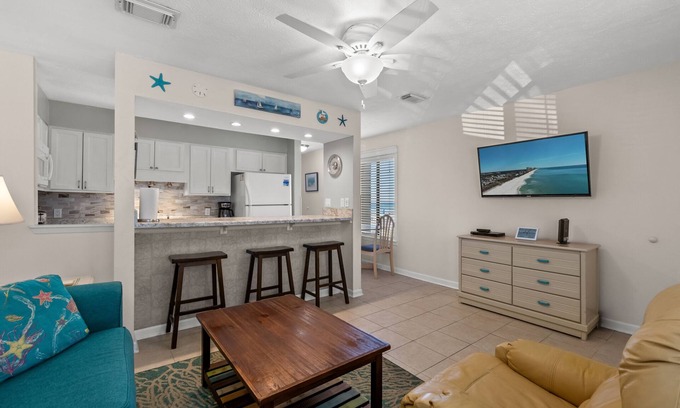 Holiday Beach Condo | Cozy beachfront condo on the first floor.