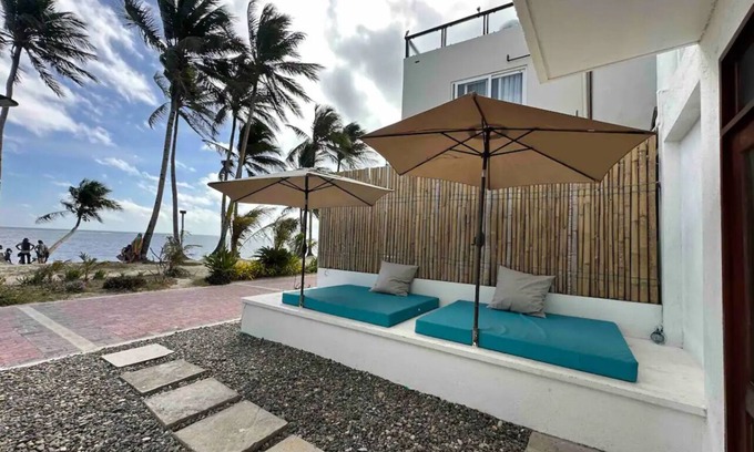 Aklan Province Apartment | Cozy BEACHFRONT apartment in lovely Bulabog Beach, Boracay with WiFi, AC,NETFLIX