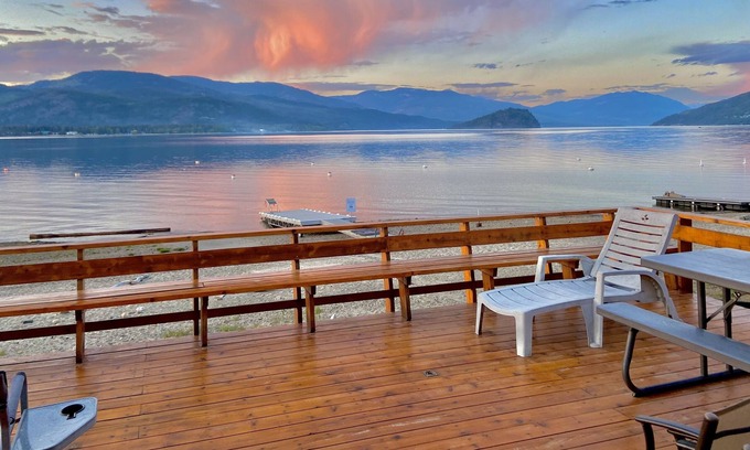 Sorrento Cabin | Cozy Beachfront Cabin