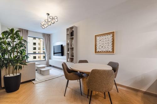 Dubai Marina Apartment | Cozy Beachside 1-bedroom in Murjan
