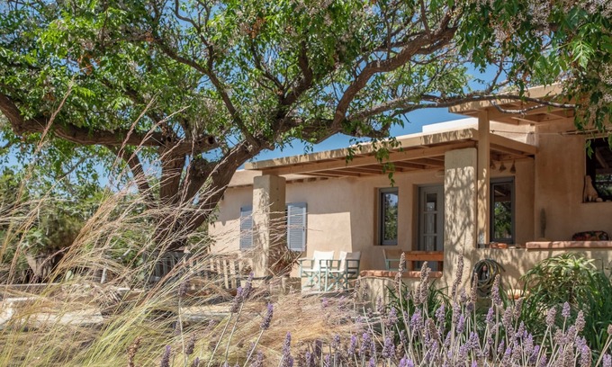 Paros House | Cozy Beachside Retreat | Steps from the Sand & Close to Town