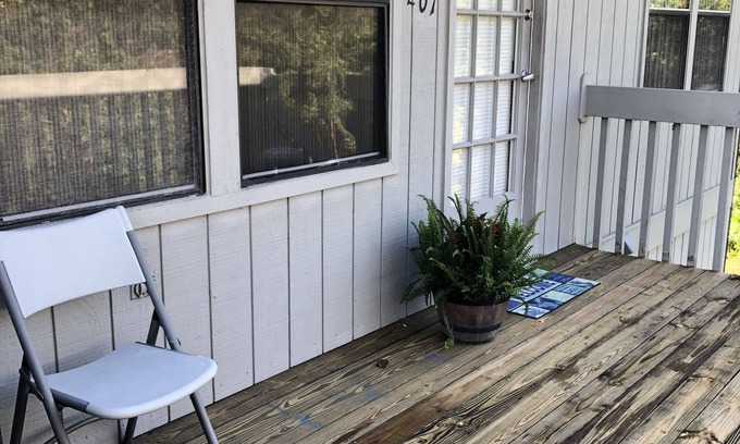 Florida Ridge Condo | Cozy Beachside town getaway with quiet preserve views.