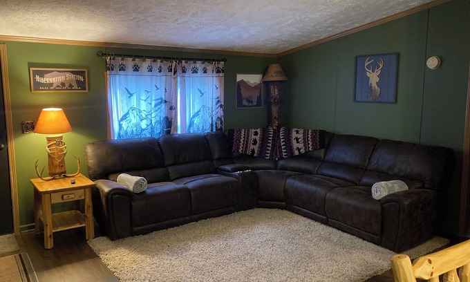 Prudenville House | Cozy Bear Cabin - Houghton Lake