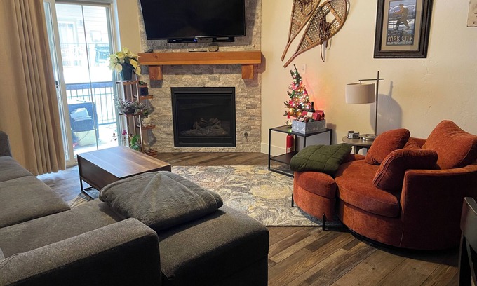 Bear Hollow Village Condo | Cozy Bear Hollow Condo Near Slopes, Olympic Park, Shops & Year-Round Activities