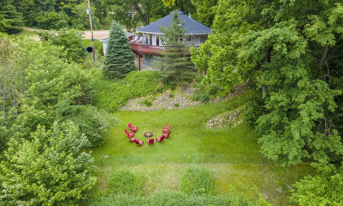 Hale Cottage | Cozy & Beautiful Riverfront Home | Perfect Getaway