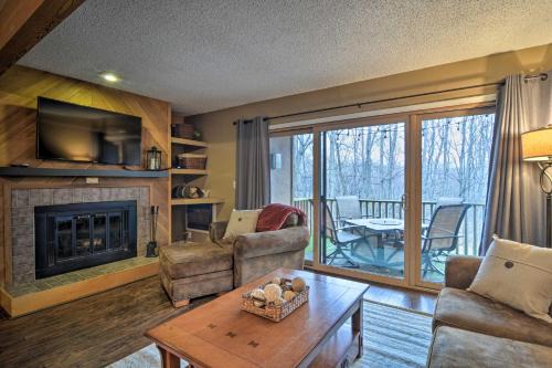 Bellaire Apartment | Cozy Bellaire Condo with Balcony - 3 Mi to Skiing!