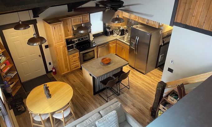 Big Sky Meadow Village Condo | Cozy Big Sky rustic condo, 2 bed, 1 bath, & Loft