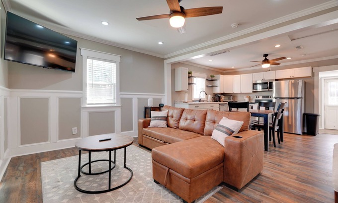 Blackstone House | Cozy Blackstone Getaway < 2 Mi to Downtown!