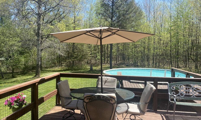 Lyndon Station Cabin | Cozy Boho Cabin with POOL!