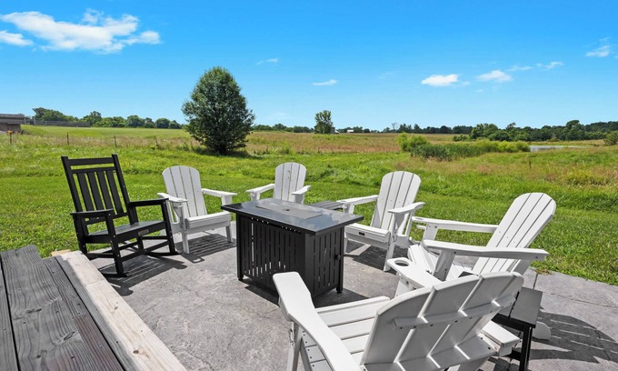 Waddy House | Cozy Bourbon Trail Stay | Jacuzzi Tub & Best Views