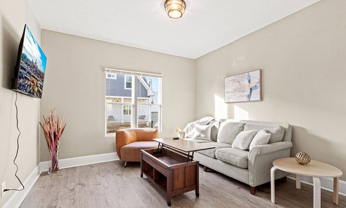 Holy Cross House | Cozy Brand New 3BR/1BA Remodel - Close To It All!