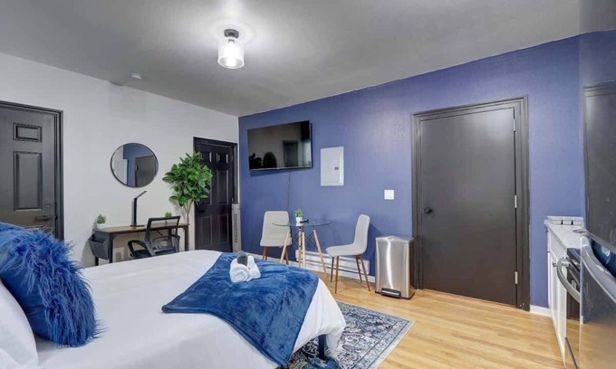 Lower East Side Apartment | Cozy Bright Studio | McKinley Beach & Brady St