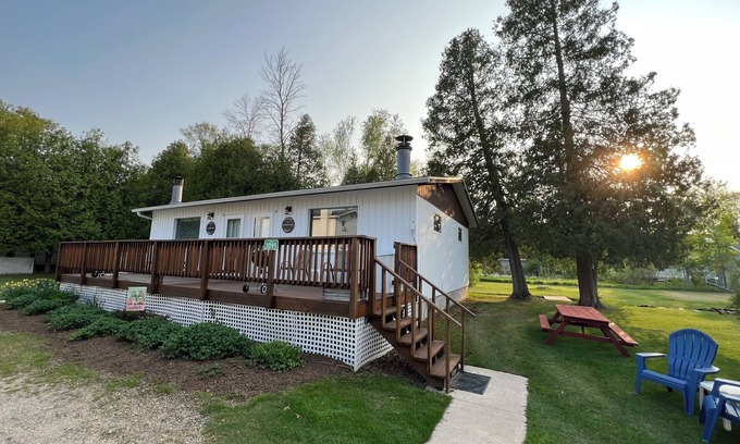Ephraim Cottage | Cozy Brook North Cottage @ Ephraim Beach on Ephraim Village Cottages Resort