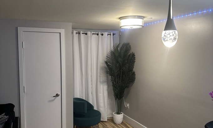 Flatbush Apartment | Cozy Brooklyn luxe apartment. contact me for short stays.