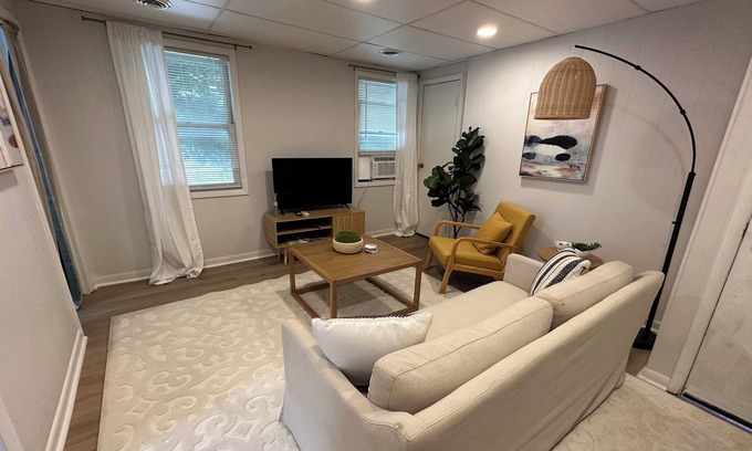Fredonia Apartment | Cozy Bungalow Downtown