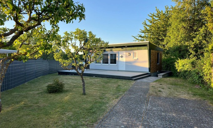 Jesendorf House | Cozy bungalow with private lake access and jetty