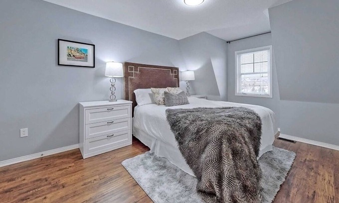 Bradford House | Cozy 1-bedroom with private washroom in a house