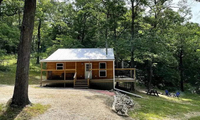 Newton County Cabin | Cozy Cabin minutes from the Buffalo National River at Historic Erbie!