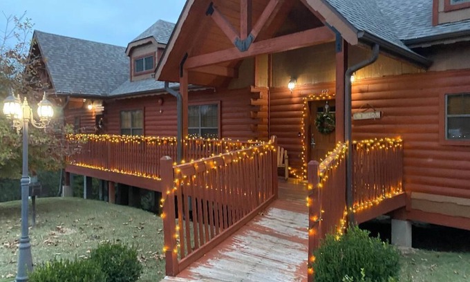 Branson Theater District Cabin | Cozy Cabin 2 - A Great Holiday Family Place - Come Play and Stay!