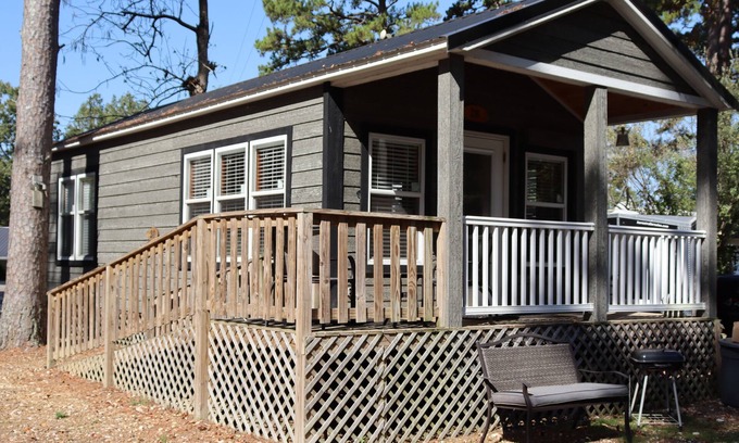 Holladay Cottage | Cozy Cabin #28 Kentucky Lake GREAT fishing - Camden TN