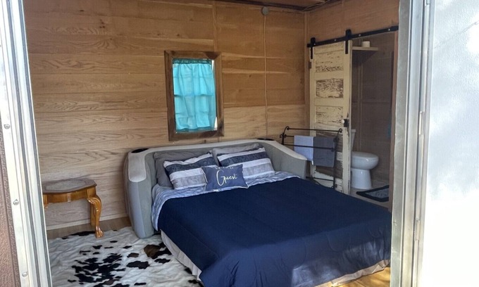 Vancleave Cabin | Cozy Cabin # 4 Located on The Bayou next 2 The Shed BBQ and Blues Joint