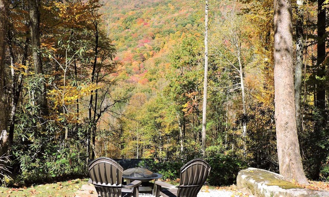 Robbinsville Cabin | Cozy cabin, Babbling Brook & Mountain View w/fast Wi-Fi