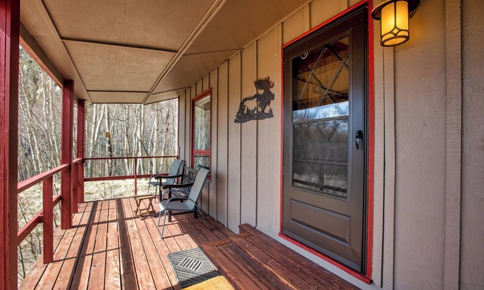 Lake George Cabin | Cozy Cabin -backs to forest, close to fishing