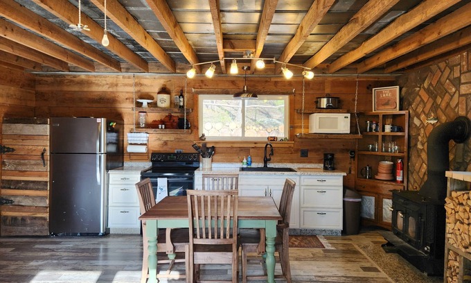 Wellington Cabin | Cozy cabin close to Cave Run, bordering the Daniel Boone National Forest