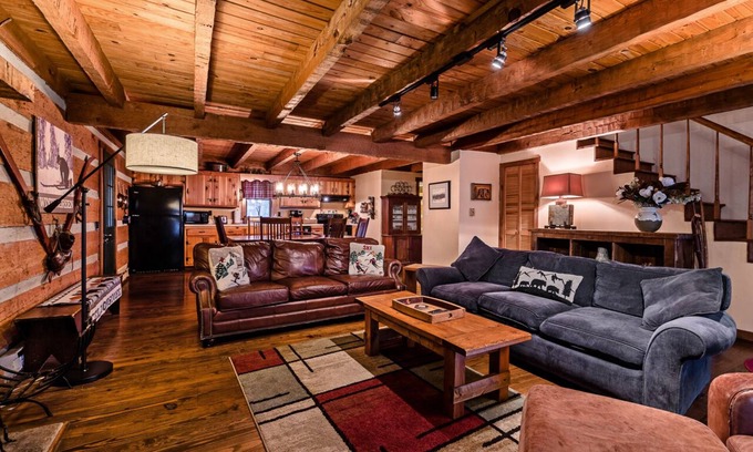 Lyndhurst Cabin | Cozy Cabin in the Wintergreen Retreat Collection of Fine Homes